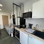 - Le Nuage - Unique, Espace Privatif Et Jardin Avec Plancha Et Salon Privatif, Stationnement Public Gratuit Niort